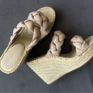 NWT Kenneth Cole Olivia Braided Wedge Espadrille Sandal Beige Color